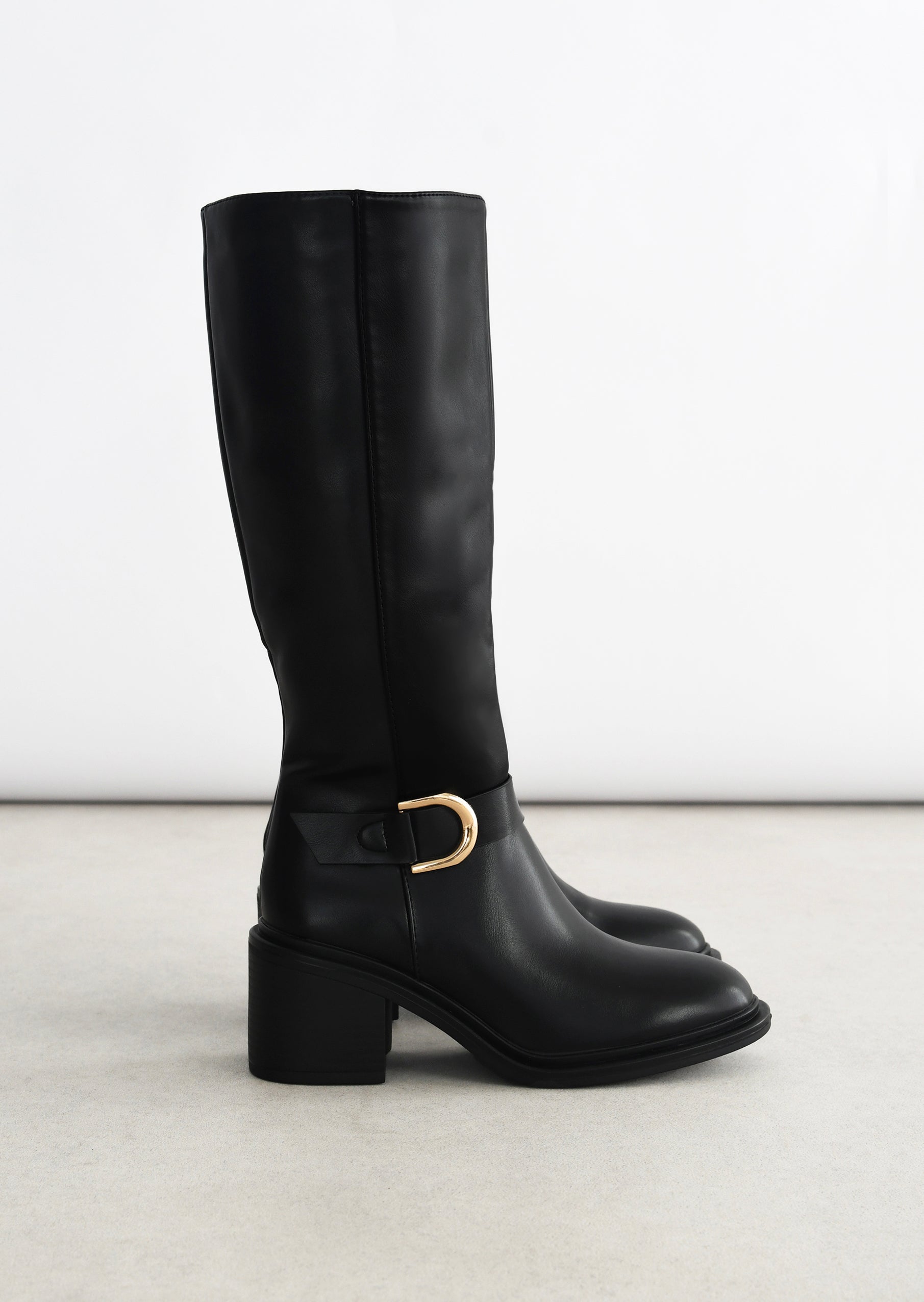 Bottes élégantes avec boucle raffinée