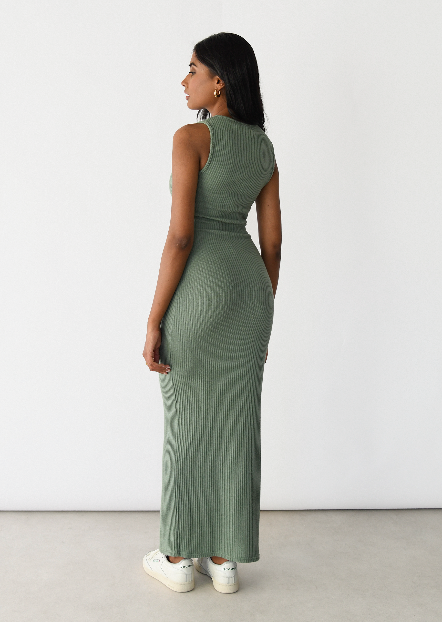 Robe moulante à rayures pour un look tendance et élégant