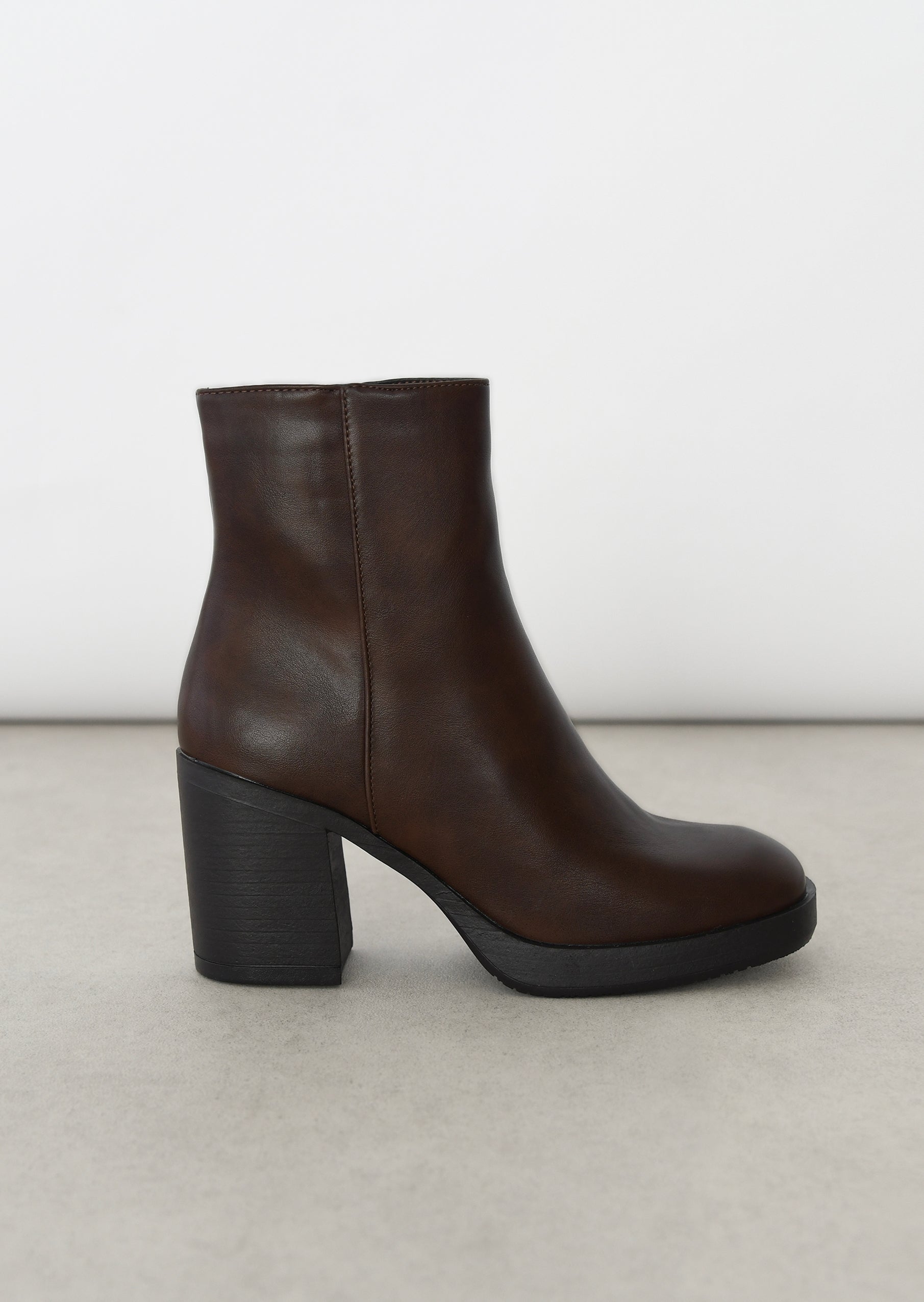 Des bottes à talons élégantes pour un style chic et confortable