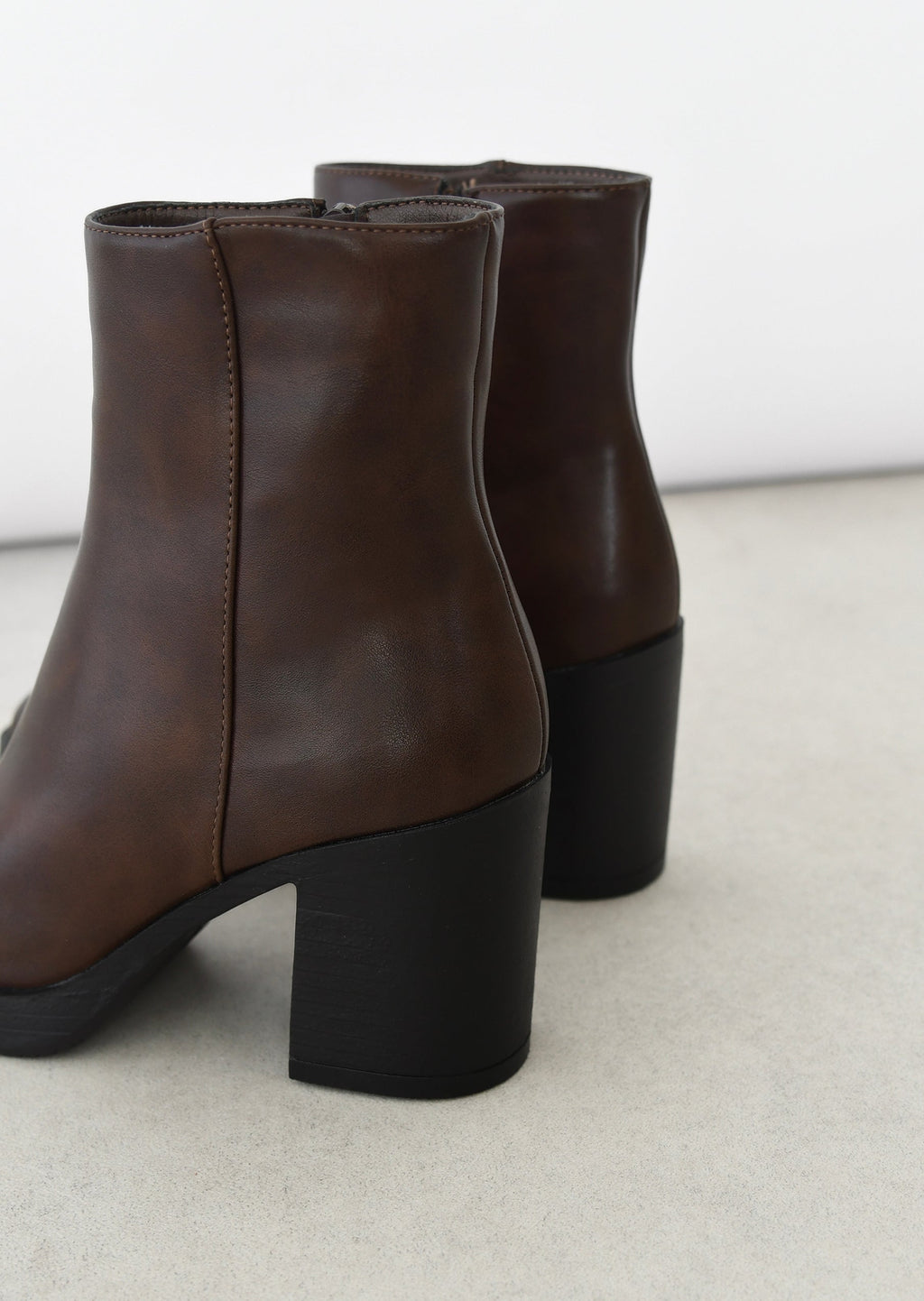 Des bottes à talons élégantes pour un style chic et confortable