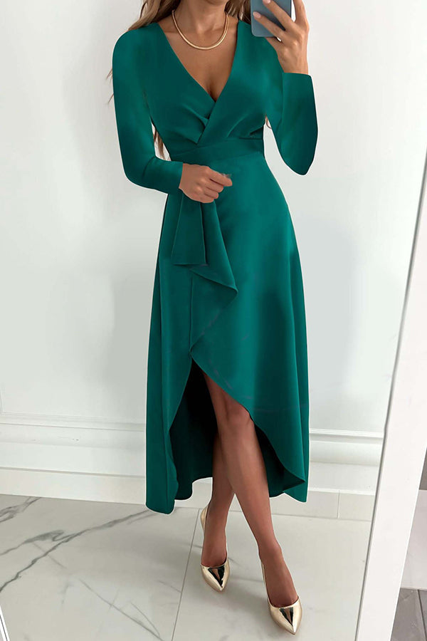 Robe midi élégante à manches longues, volants et charme