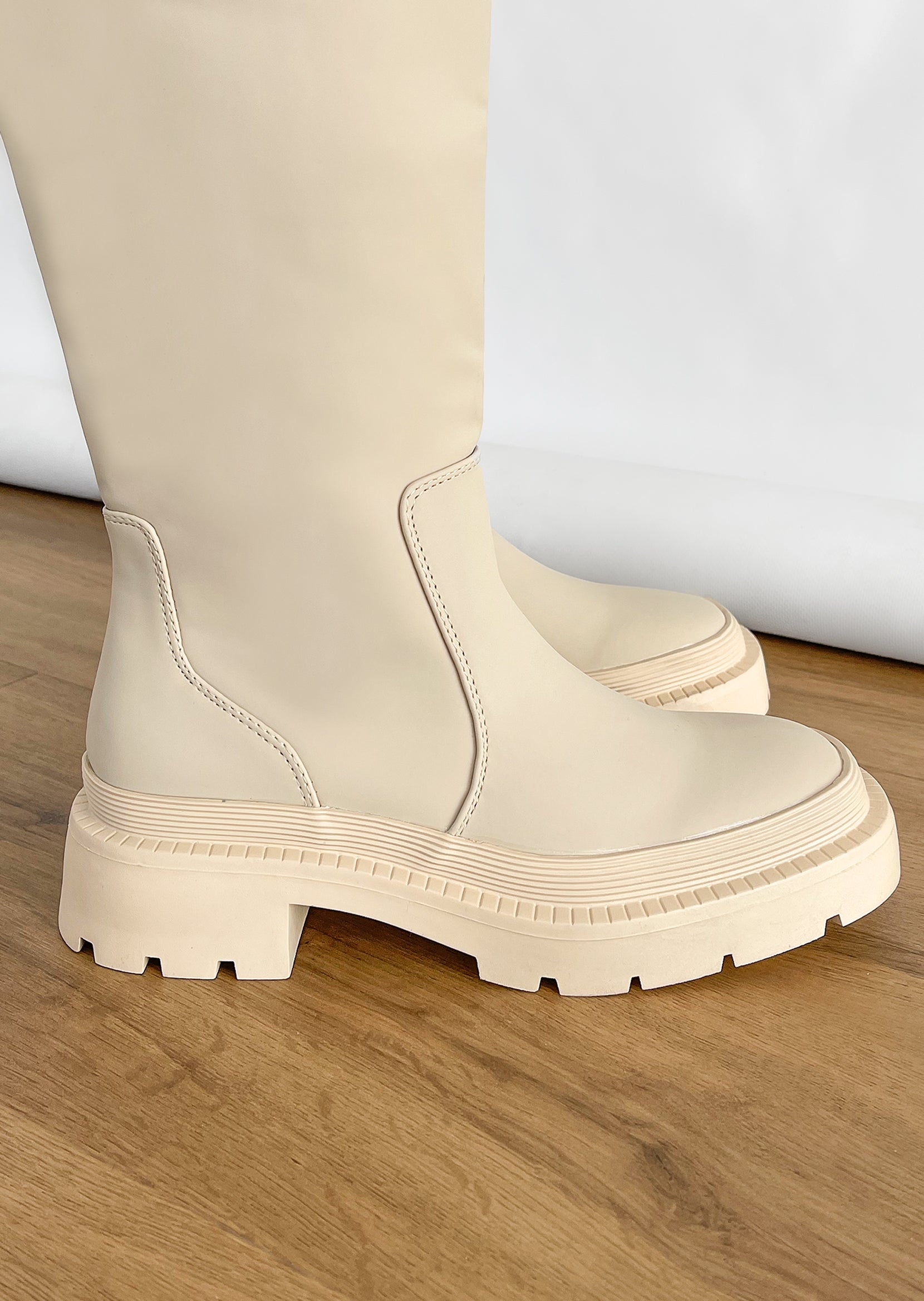 Bottes de pluie élégantes à semelles épaisses pour un look tendance