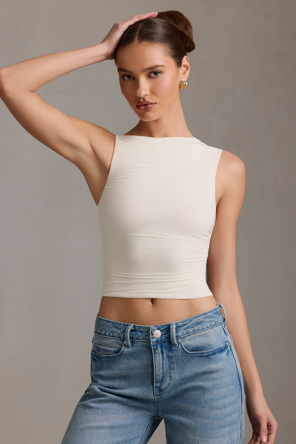 Débardeur asymétrique chic à volants couleur crème vanille